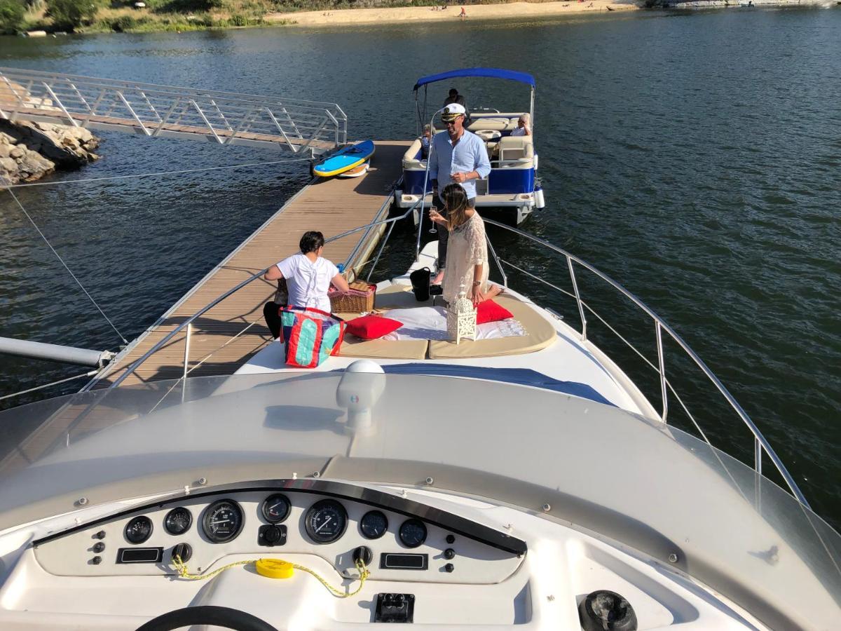 Aquadouro Yacht Radames - Sleep Boat Experience Hotel Castelo de Paiva Kültér fotó