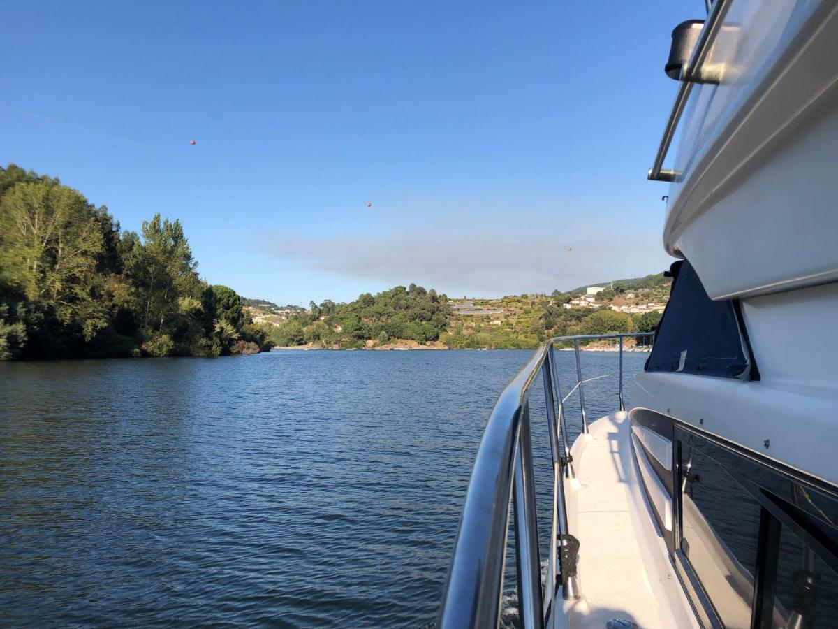 Aquadouro Yacht Radames - Sleep Boat Experience Hotel Castelo de Paiva Kültér fotó