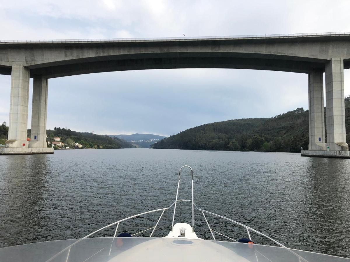 Aquadouro Yacht Radames - Sleep Boat Experience Hotel Castelo de Paiva Kültér fotó
