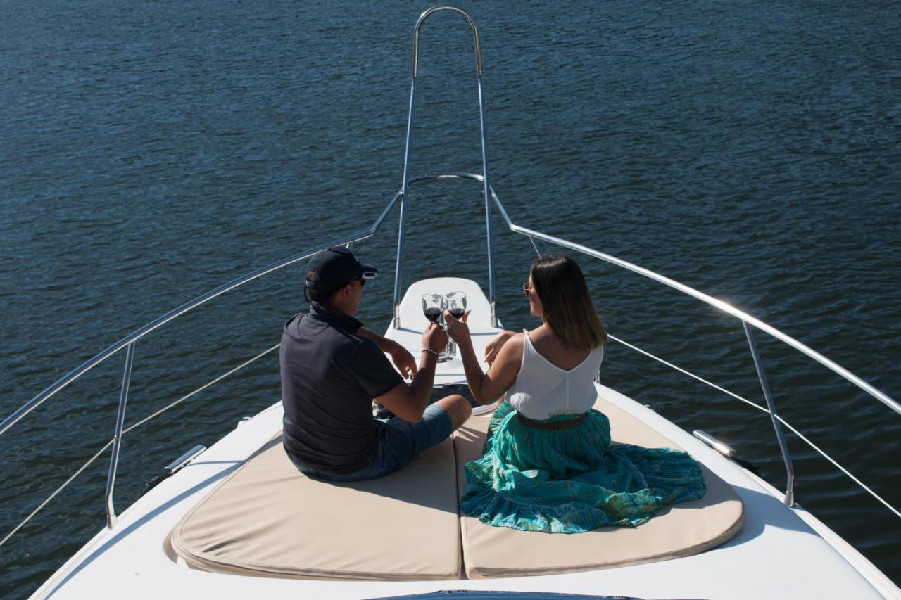 Aquadouro Yacht Radames - Sleep Boat Experience Hotel Castelo de Paiva Kültér fotó