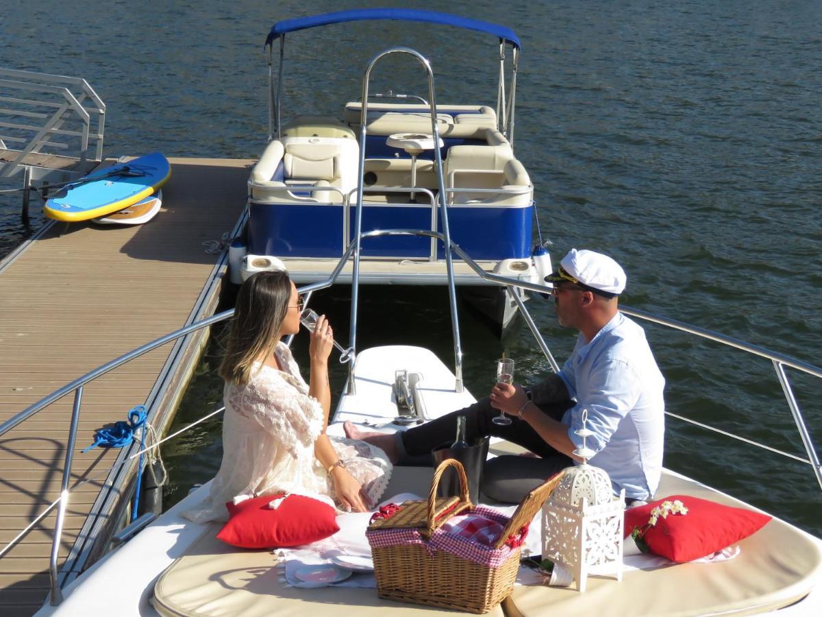 Aquadouro Yacht Radames - Sleep Boat Experience Hotel Castelo de Paiva Kültér fotó