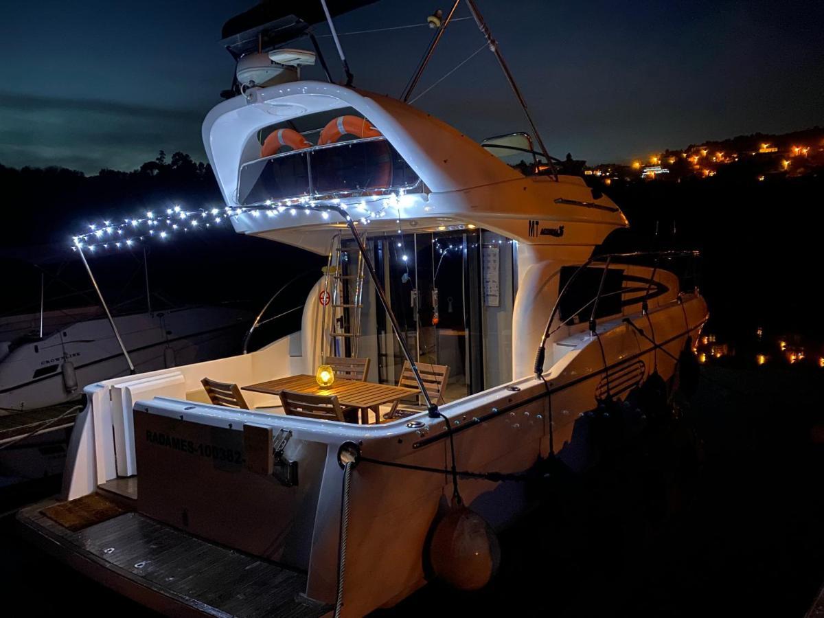 Aquadouro Yacht Radames - Sleep Boat Experience Hotel Castelo de Paiva Kültér fotó
